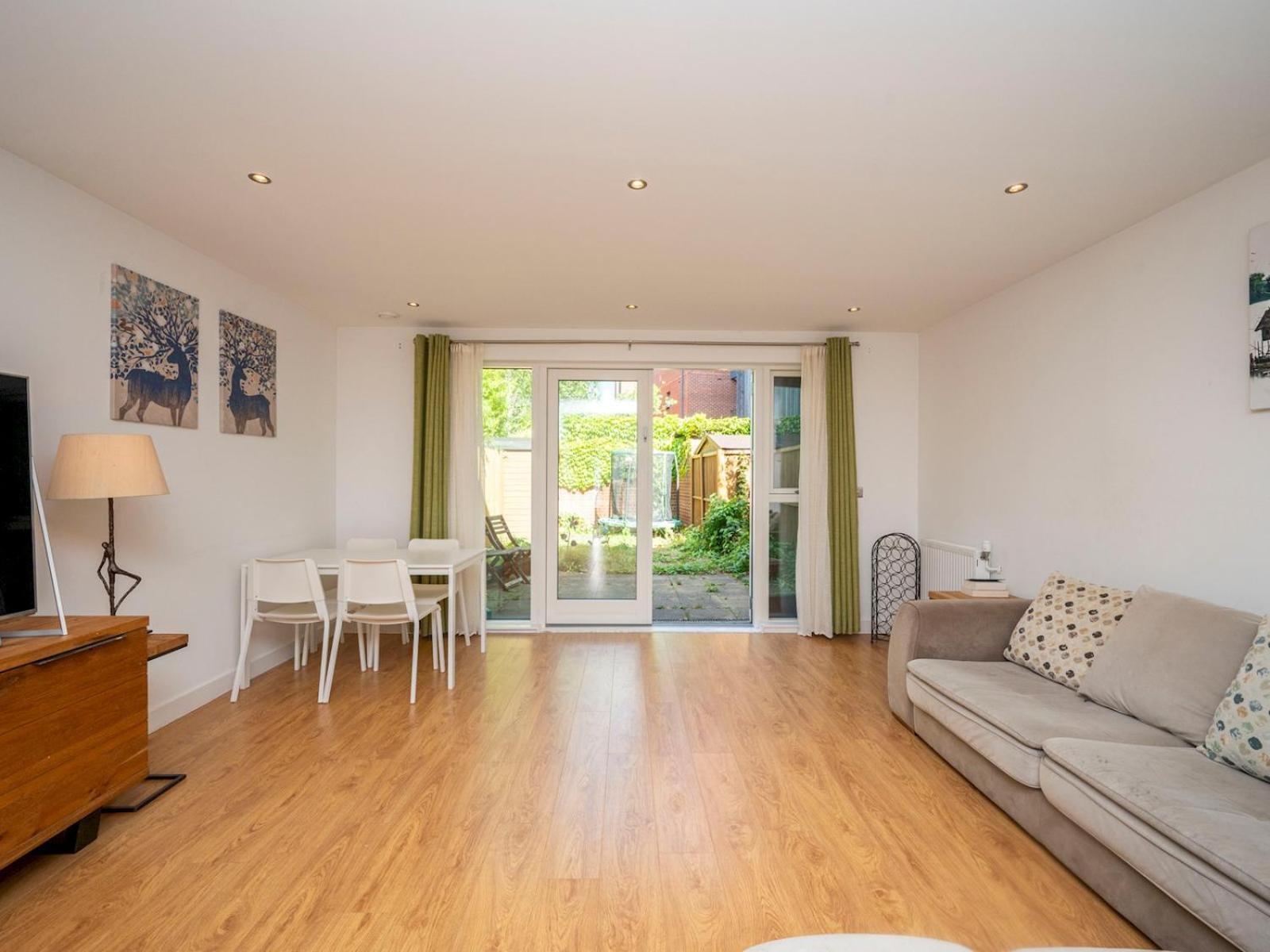 Camberwell Central Spacious Townhouse Se5 Pass The Keys Londra