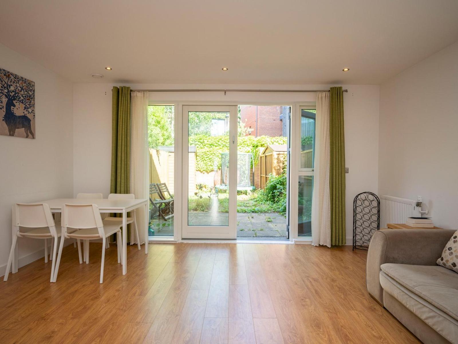 Camberwell Central Spacious Townhouse Se5 Pass The Keys Londra