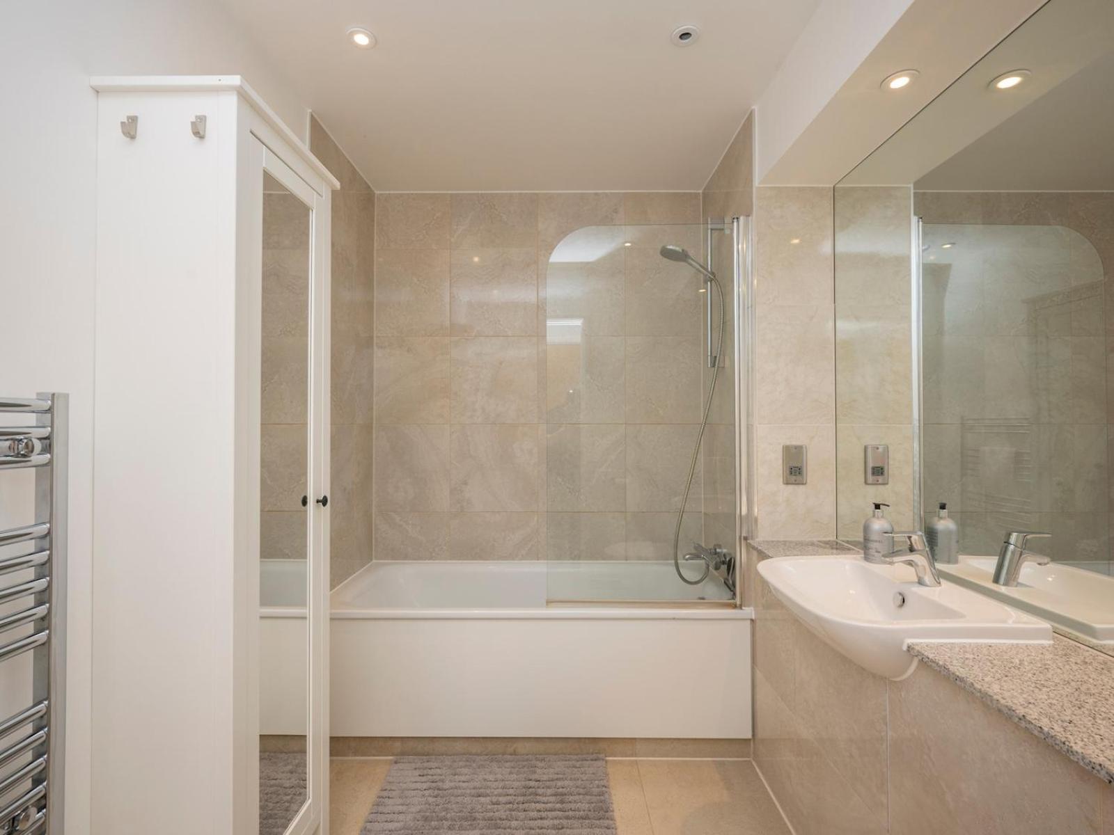 Camberwell Central Spacious Townhouse Se5 Pass The Keys Londra